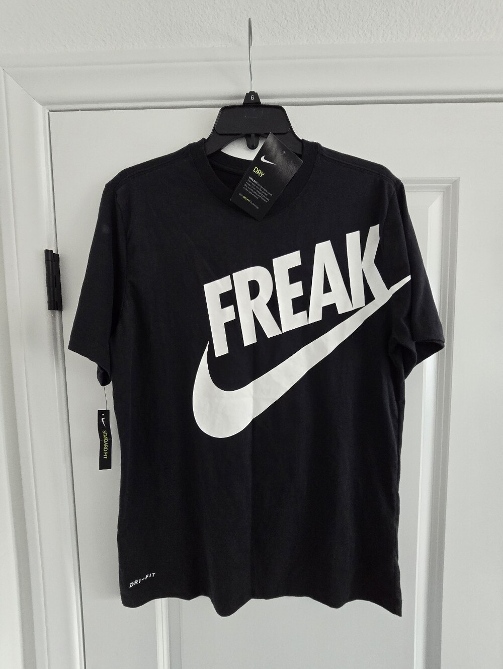 Brand New Nike Giannis FREAK T-Shirt Black Nike Swoosh Size Medium Men's NBA